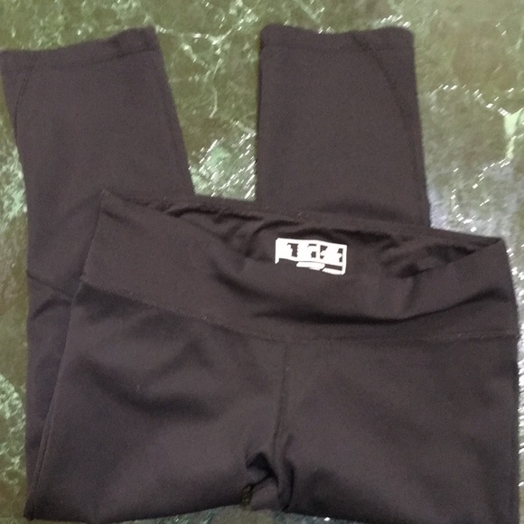 New Balance Pants & Jumpsuits New Balance Capri Yoga Pants Poshmark